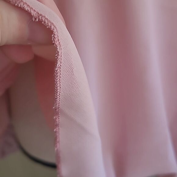 3/$16🎁Pink Peasant Blouse Knotted Bust Front Flowy Waist size M - Picture 10 of 10